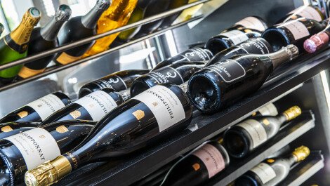 La Cave à vins & Champagnes du Restaurant "Le Jehanne" évolue et s'étoffe...