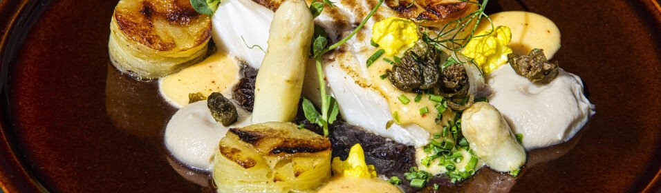 La rentrée arrive à grand pas!!! Notre Cheffe Camille Hervé entourée de sa Brigade vous prépare au qotidien de délicieux "Plat Du Jour", Notre restaurant Le Jehanne vous accueille du lundi au samedi de 12h00à 13h45 et de 19h00 à 21h30.