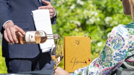 "Un vin bien choisi, donne un meilleur goût aux choses..."