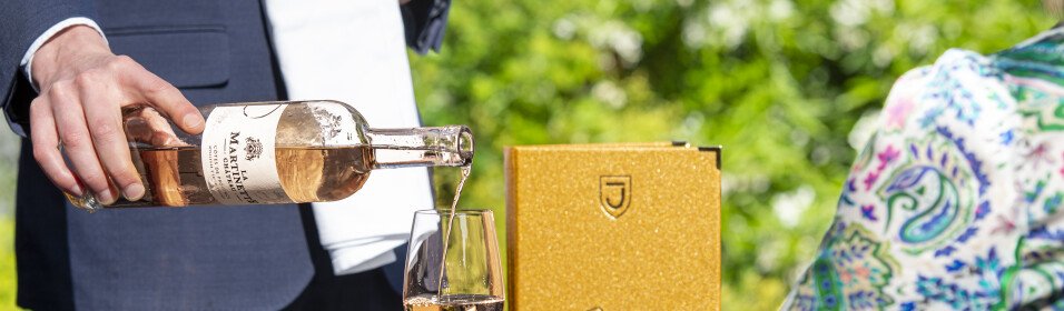 "Un vin bien choisi, donne un meilleur goût aux choses..."